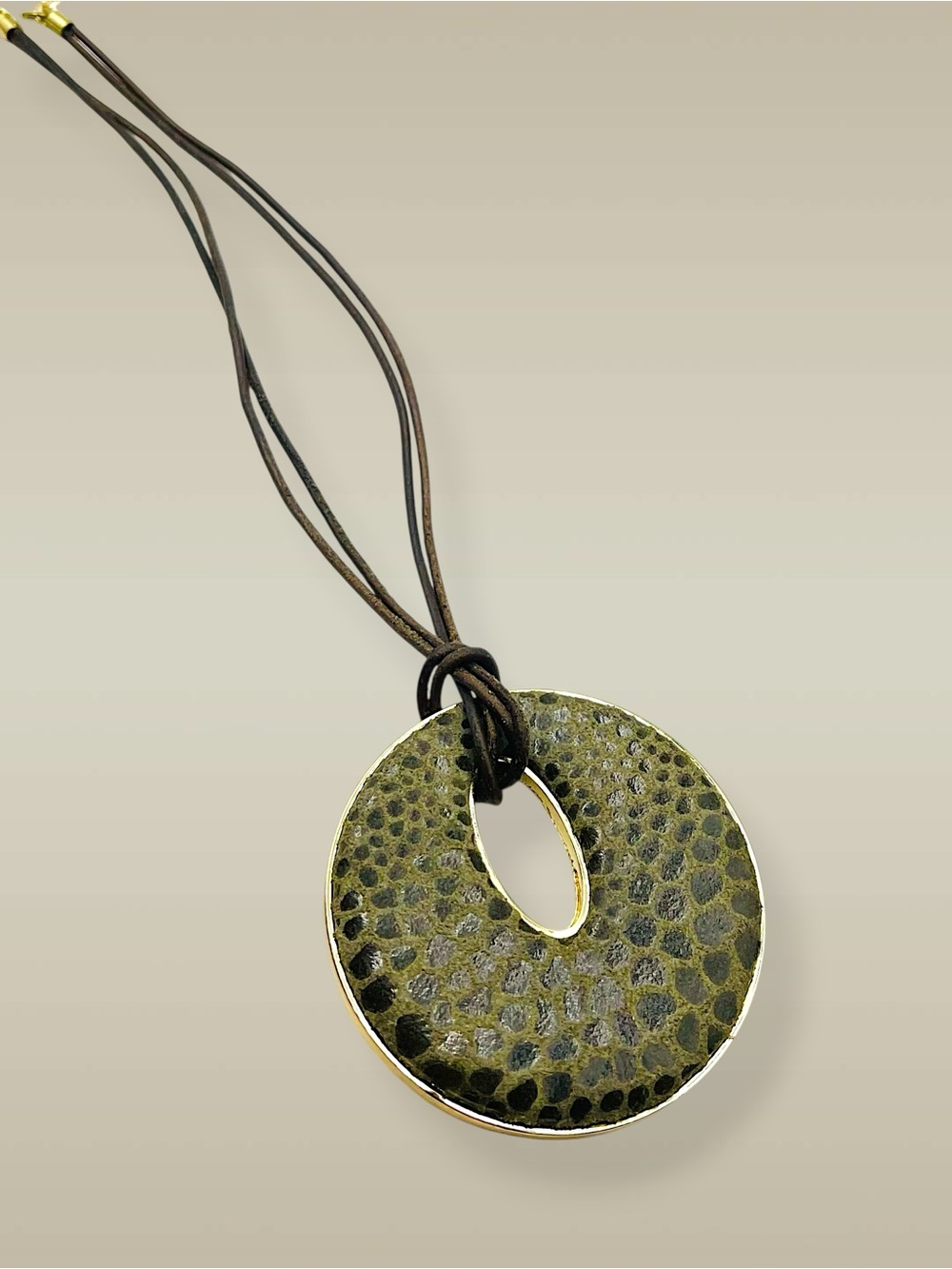 Bold Chicos Vintage Animal Print Disc Pendant Multi-Strand Cord Necklace - Picture 2 of 16